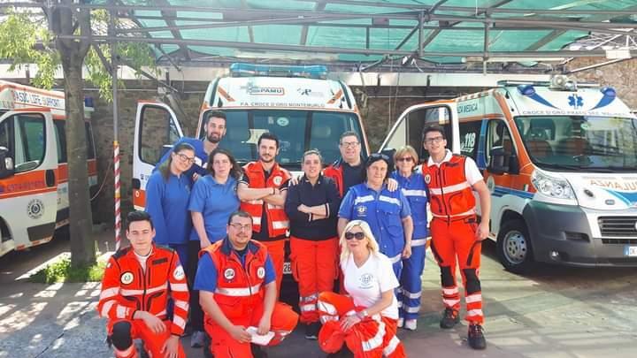 I volontari della Croce d'Oro di Montemurlo: l'associazione vuole trovare un lavoro al padre che ha perso la figlia