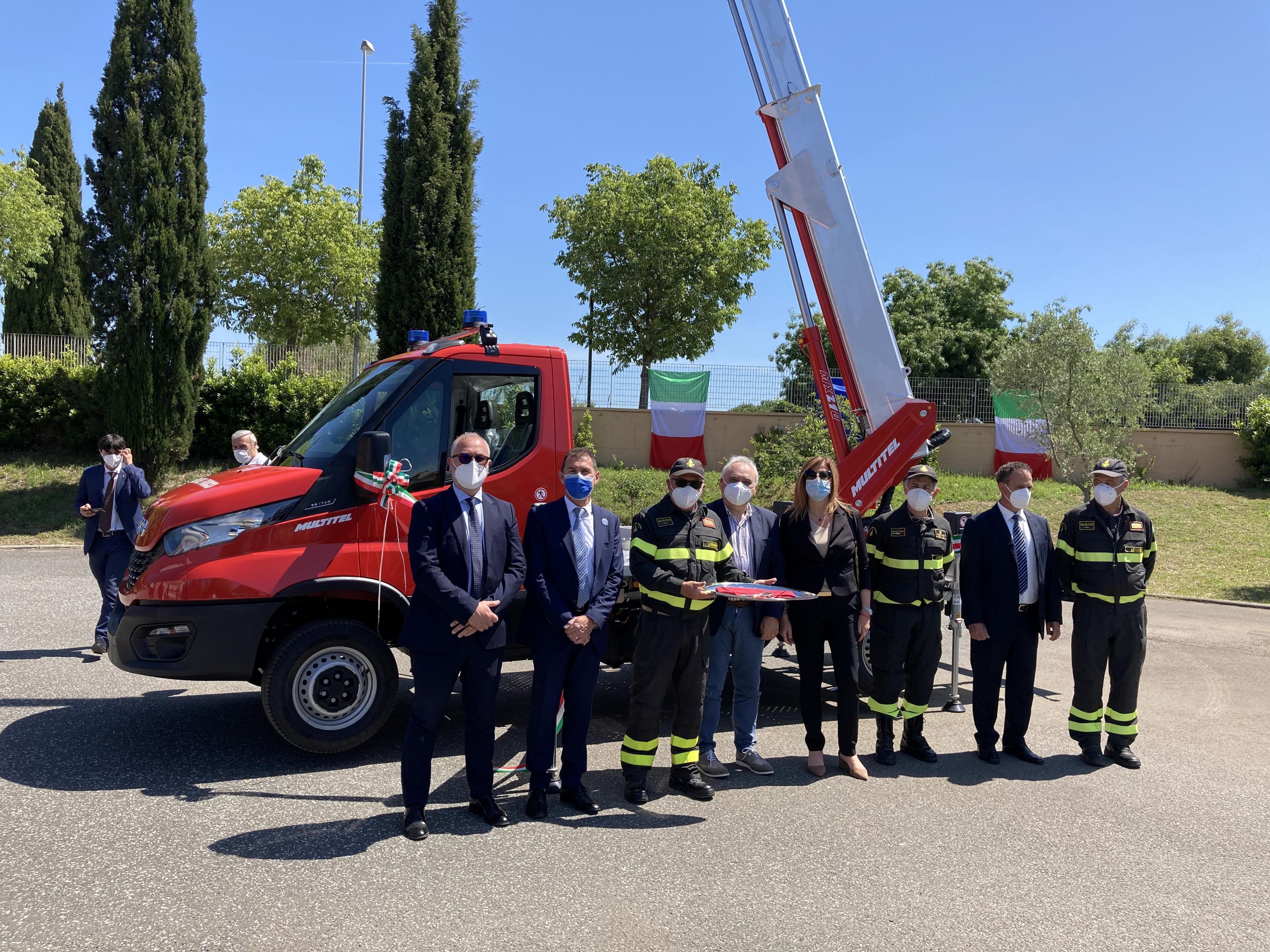 L'inaugurazione del mezzo (foto Michele Falorni/Silvi)