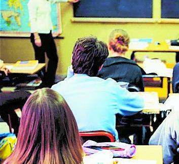 Scuola, il grido d’allarme dei sindacati: meno alunni, ma ancora classi pollaio 
