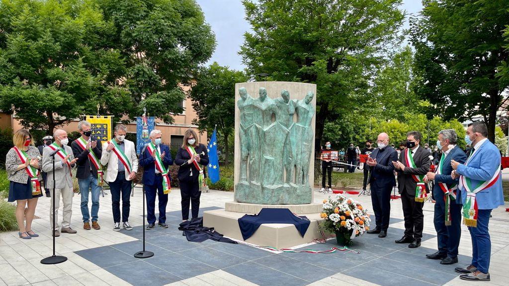 Sisma. Nono anniversario della seconda scossa, a Medolla inaugurato il monumento in ricordo di tutte le vittime