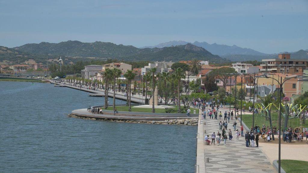 L'opera ha ridisegnato l'affaccio sul mare della città (il fotoservizio è di Vanna Sanna)