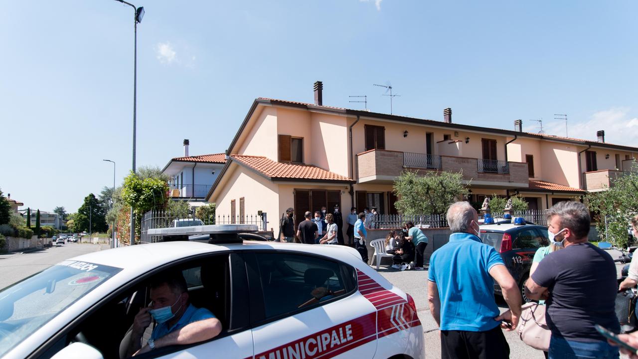 Uccide la moglie a coltellate. Il cognato: "Ossessionato dalla gelosia"