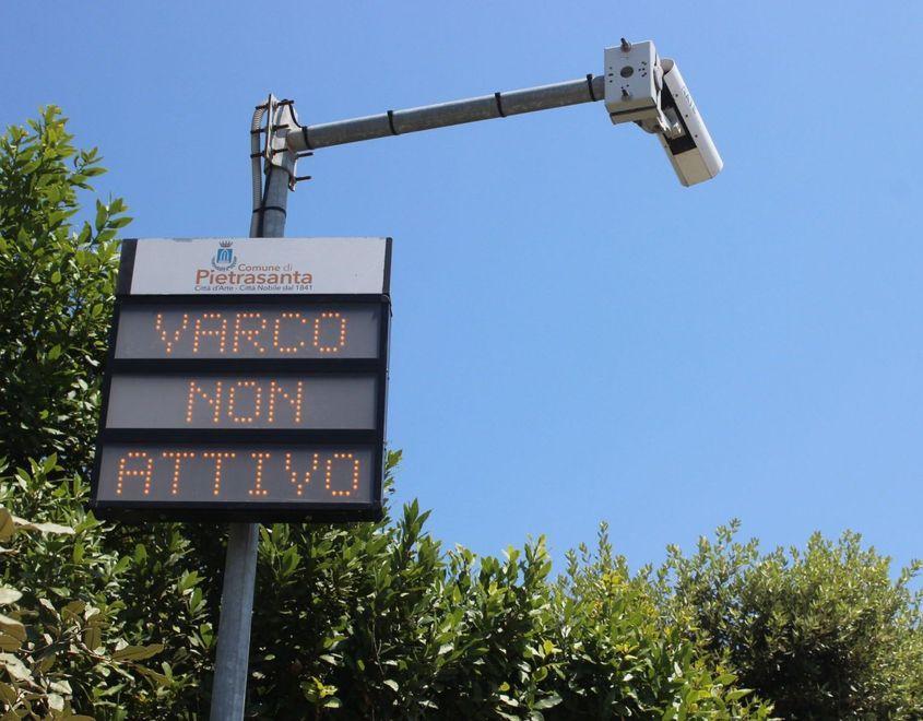 Pedonalizzare via Versilia: non tutta Tonfano segue il sindaco 