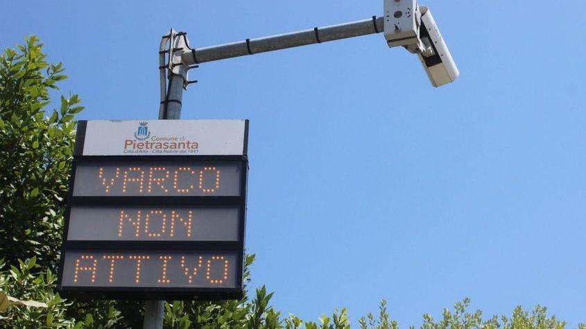Pedonalizzare via Versilia: non tutta Tonfano segue il sindaco