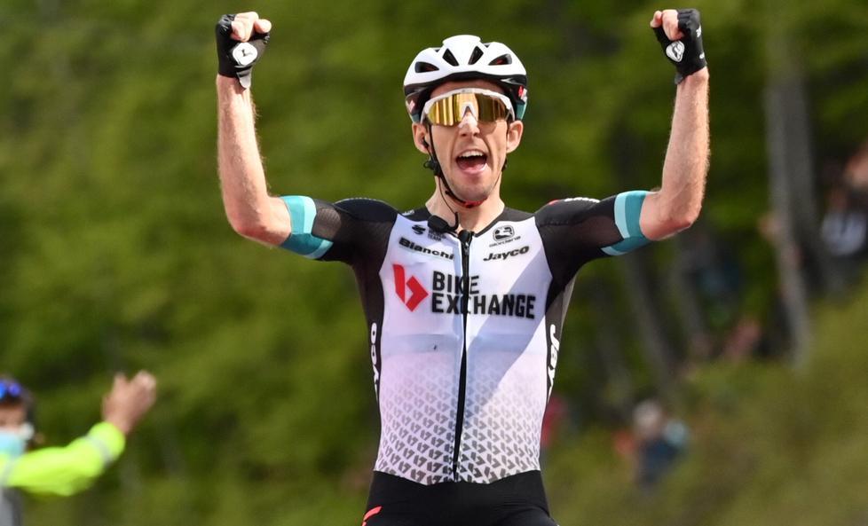 Yates assalta l’Alpe, ragionier Bernal controlla 