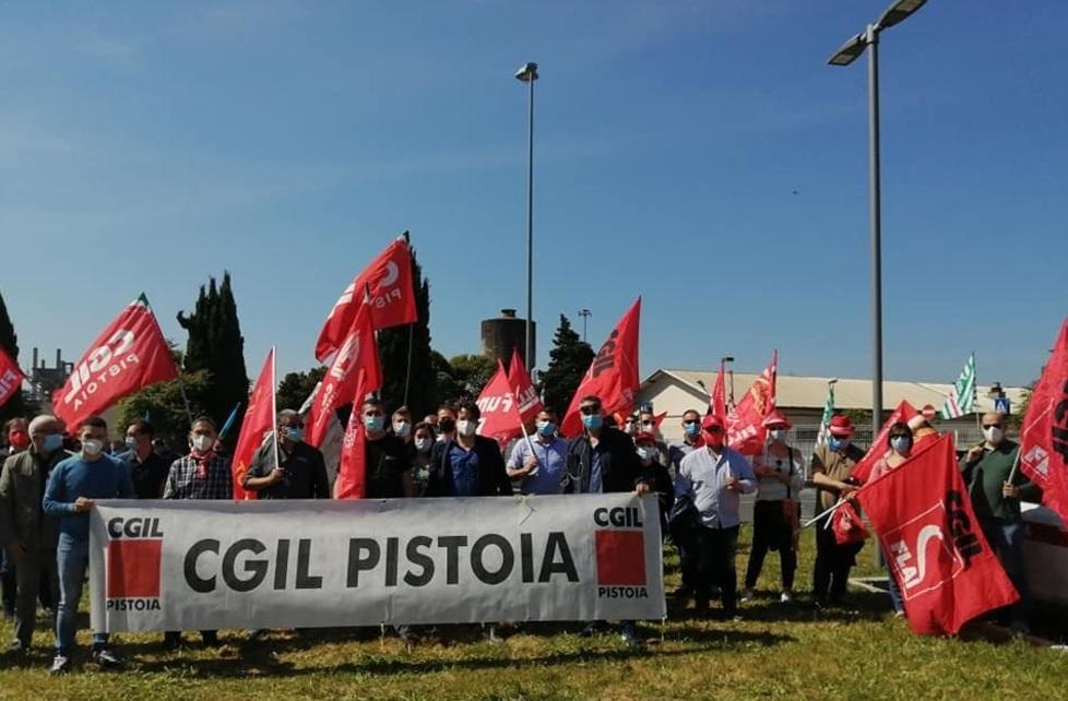 «Basta morti sul lavoro» Il presidio della Cgil