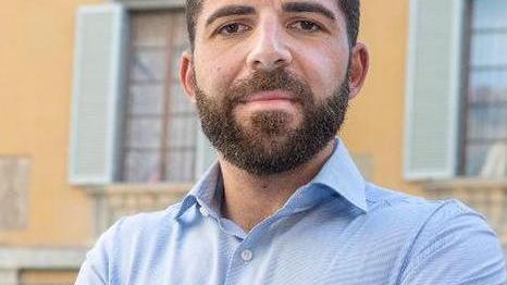 «Lasciate i campi» Il bando fa discutere