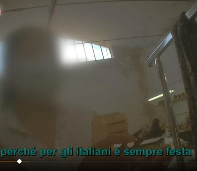 Nella confezione degli sfruttati «Qui si lavora 12 ore, tutti i giorni» 