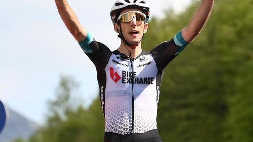 Yates attacca e vince Bernal soffre, resiste e tiene la maglia rosa