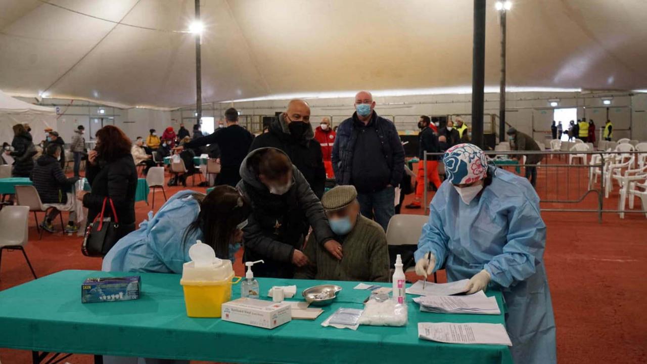 Calano ancora i contagi, a Tempio solo due positivi al Covid
