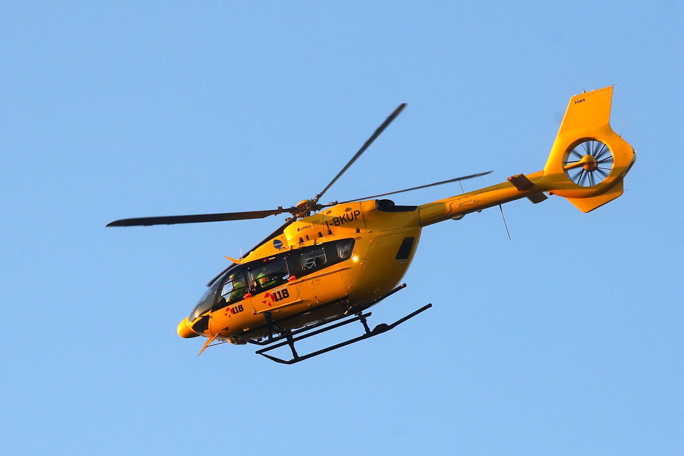 Vignola, bimbo sotto un cancello: ricoverato a Bologna 