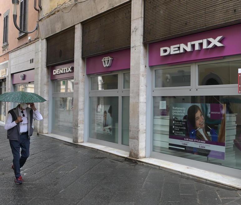 Cure gratis per gli ex pazienti della Dentix 