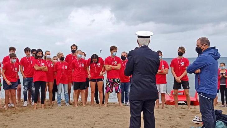 Spiagge sicure, 67 torrette e 120 bagnini al lavoro