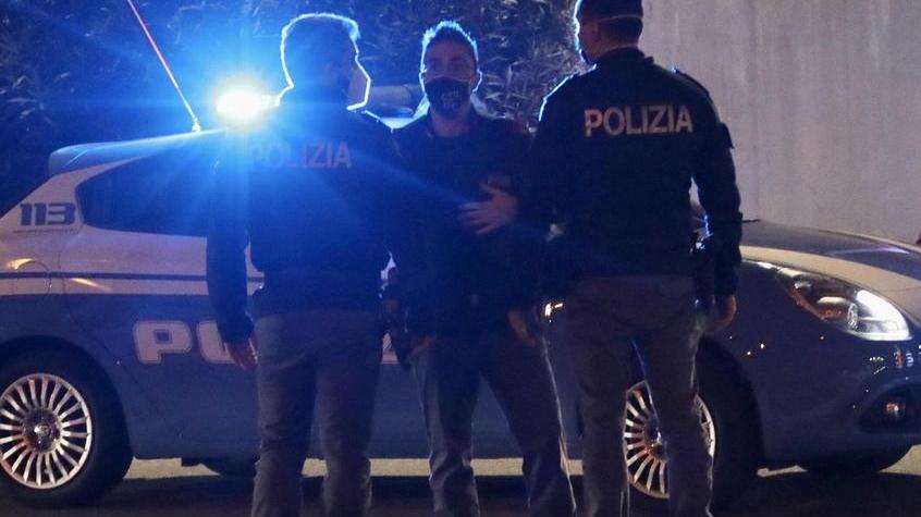 Picchiata e rapinata alla Terrazza Mascagni: «I colpevoli sono quattro ragazzi»