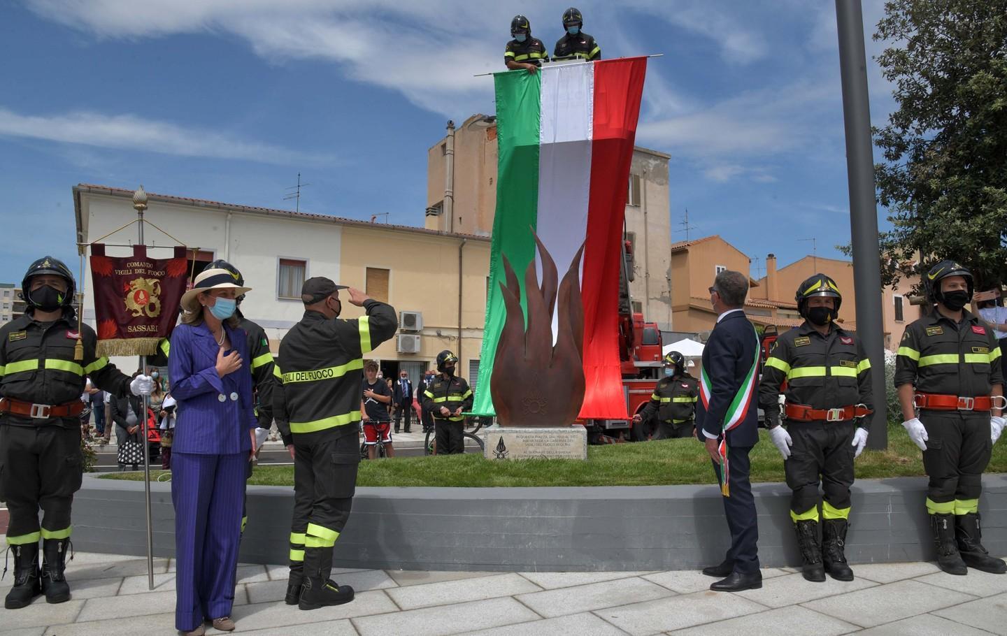 Scultura di ferro per i vigili del fuoco 