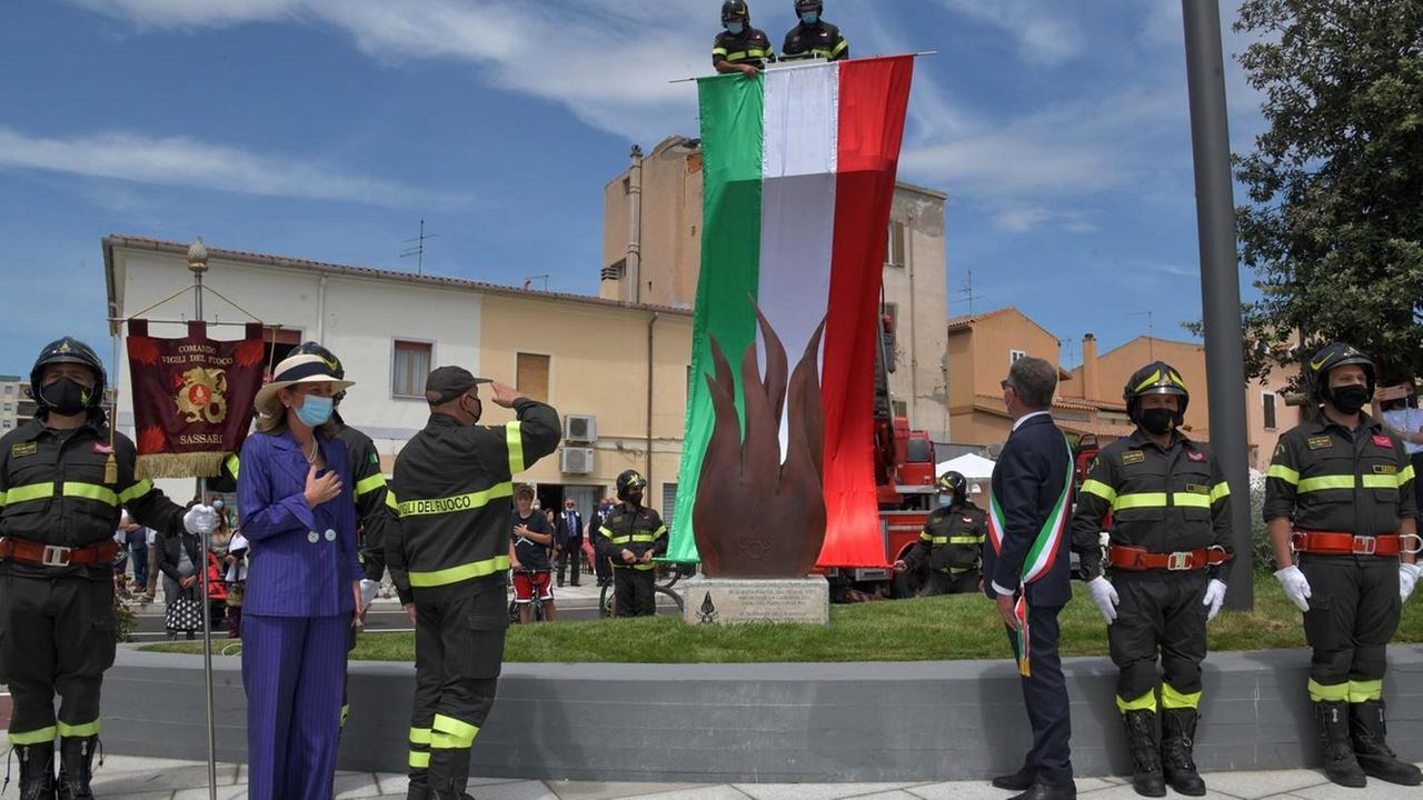 Scultura di ferro per i vigili del fuoco