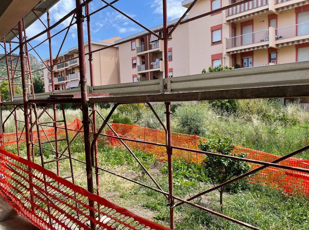 Bosa rione tra erbacce e fogne in tilt 