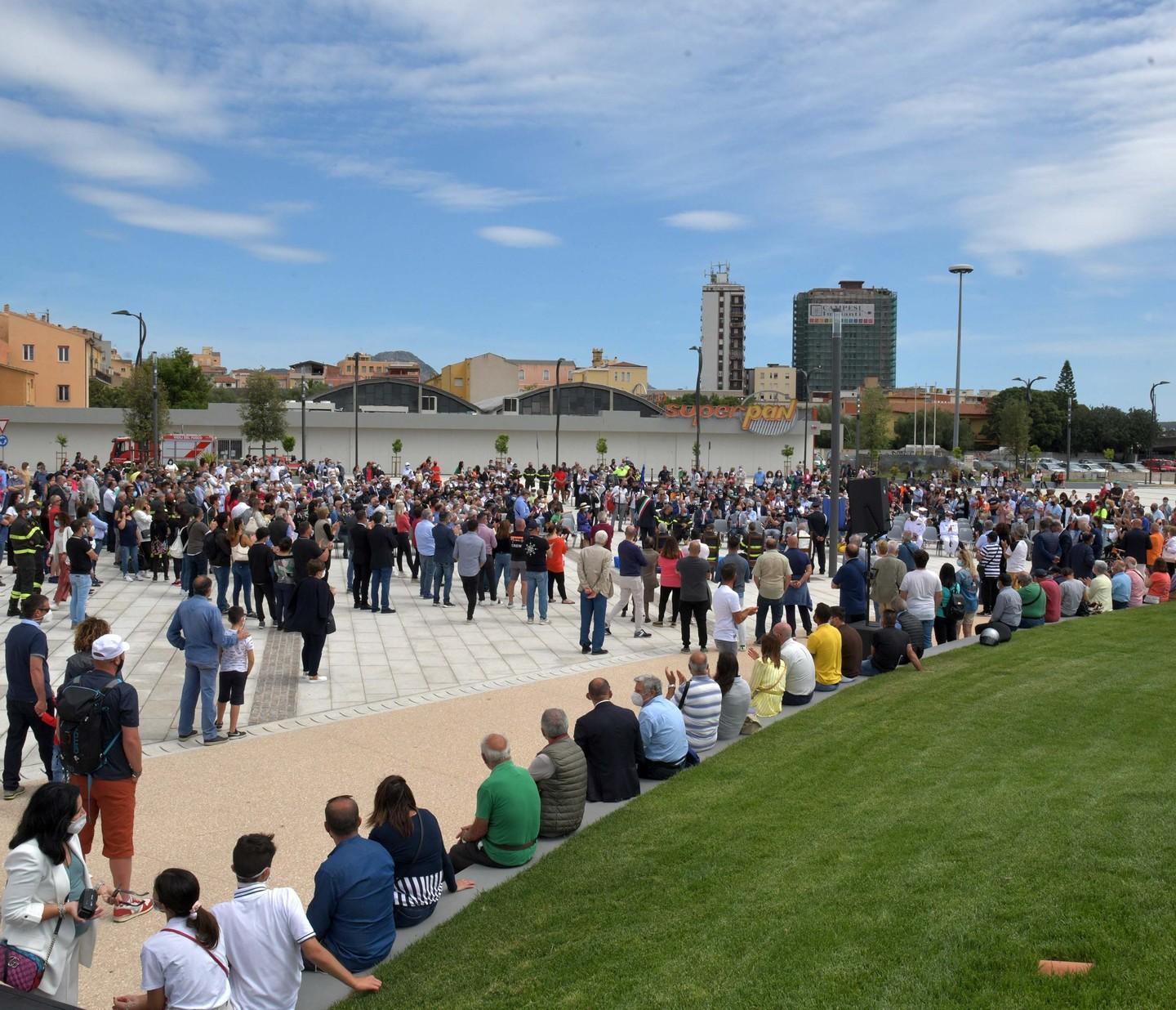 Festa sul lungomare a Olbia: «È la città del futuro» 