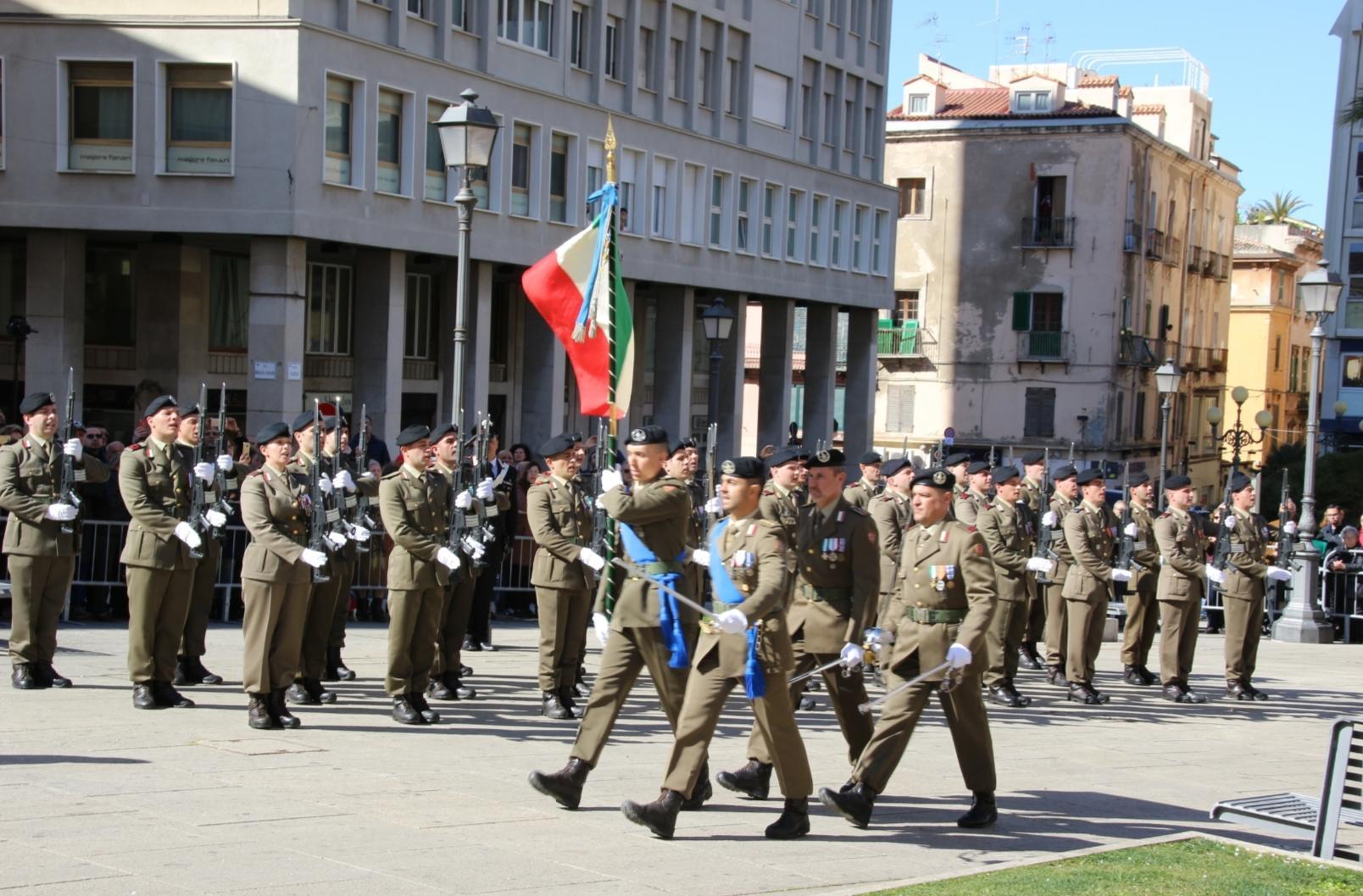 I militari della Brigata Sassari durante una cerimonia, immagine di repertorio