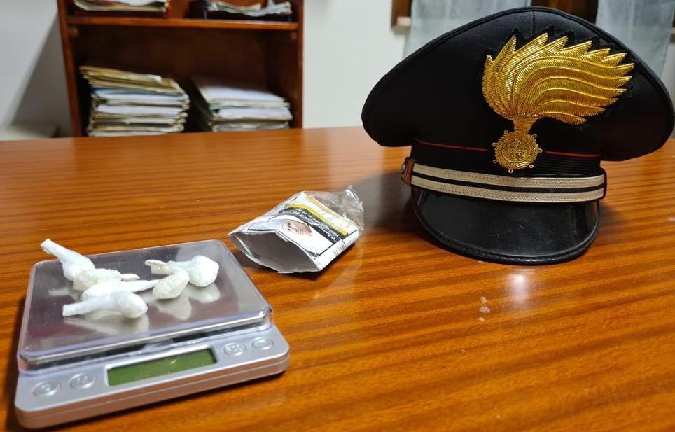 Lido Spina. Giovane scoperto con la cocaina: arrestato dai carabinieri