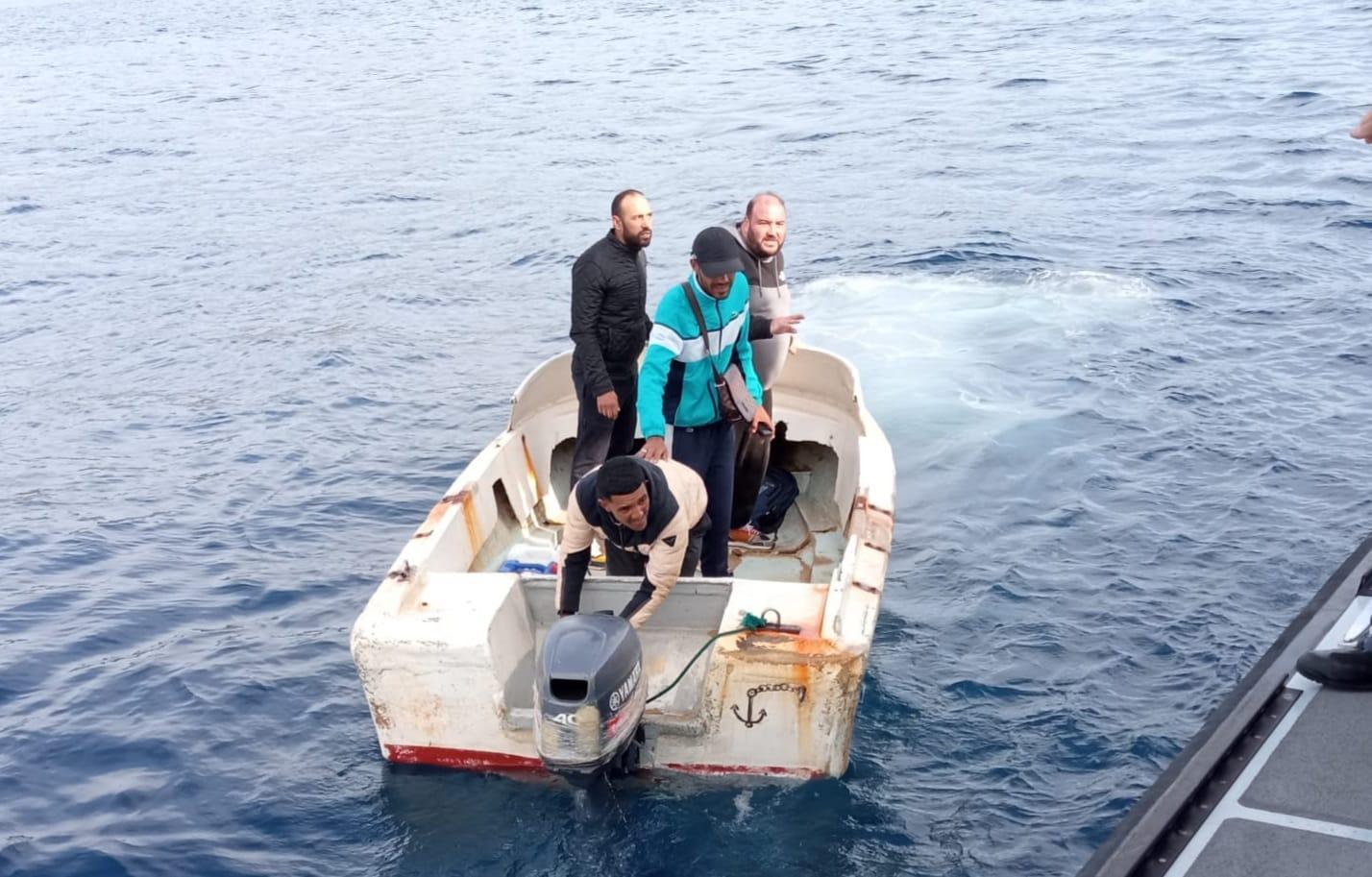 Tredici migranti sbarcano a Sant'Antioco