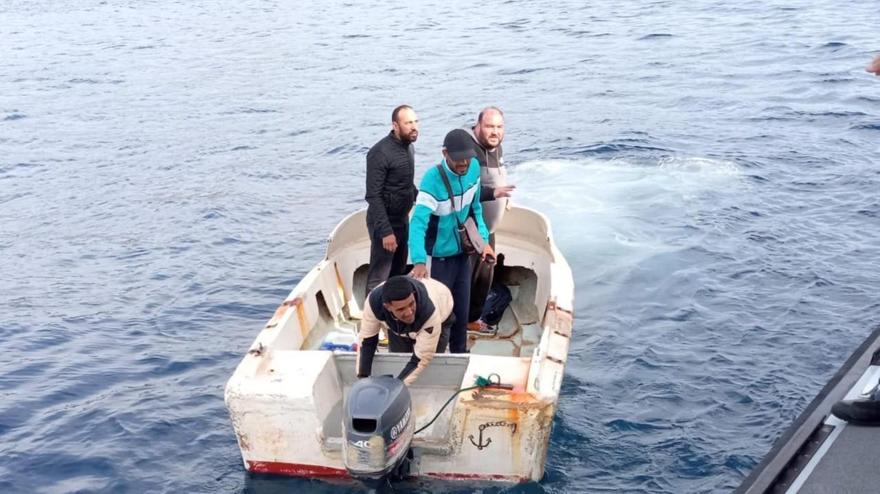 Tredici migranti sbarcano a Sant'Antioco