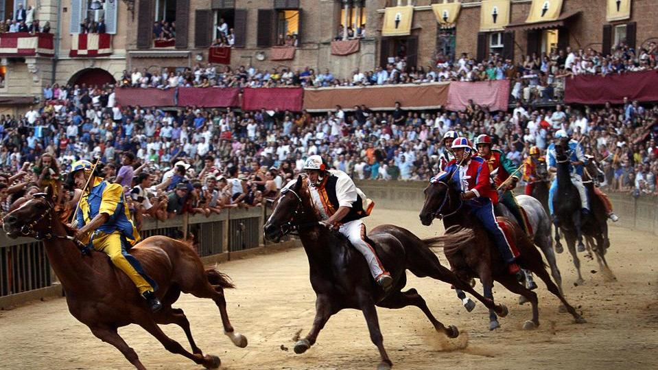Annullato il Palio di Siena del 2 luglio, in forse la corsa del 16 agosto