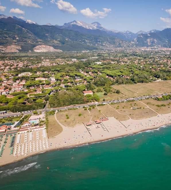 Bagnini iper attrezzati anche sulle spiagge libere di Forte 