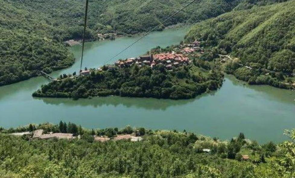 L’Enel ha rinviato al 2023 lo svuotamento del lago 