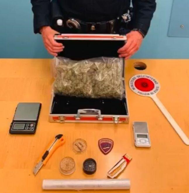 Spacciatore tradito da un sms Aveva tre etti di marijuana 