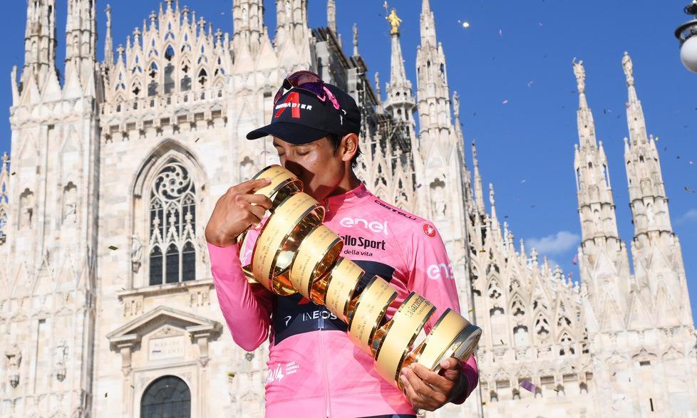 Egan Bernal scrive la storia: è lui il re del 104° Giro d’Italia 