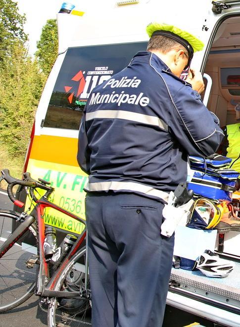 San Cesario Scontro tra auto e cicloamatore Trauma cranico per un 75enne 