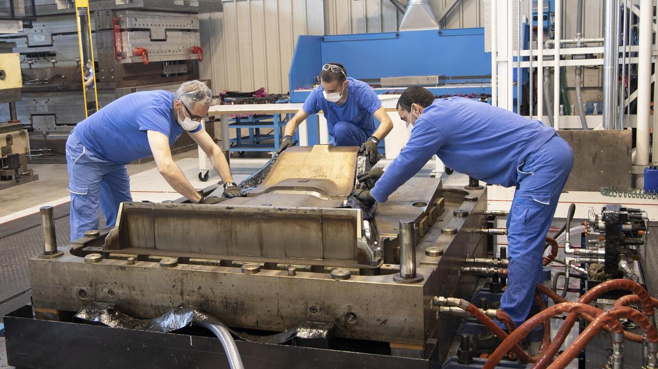 Modena, Cpc viaggio nella "fabbrica dei sogni" a quattro ruote