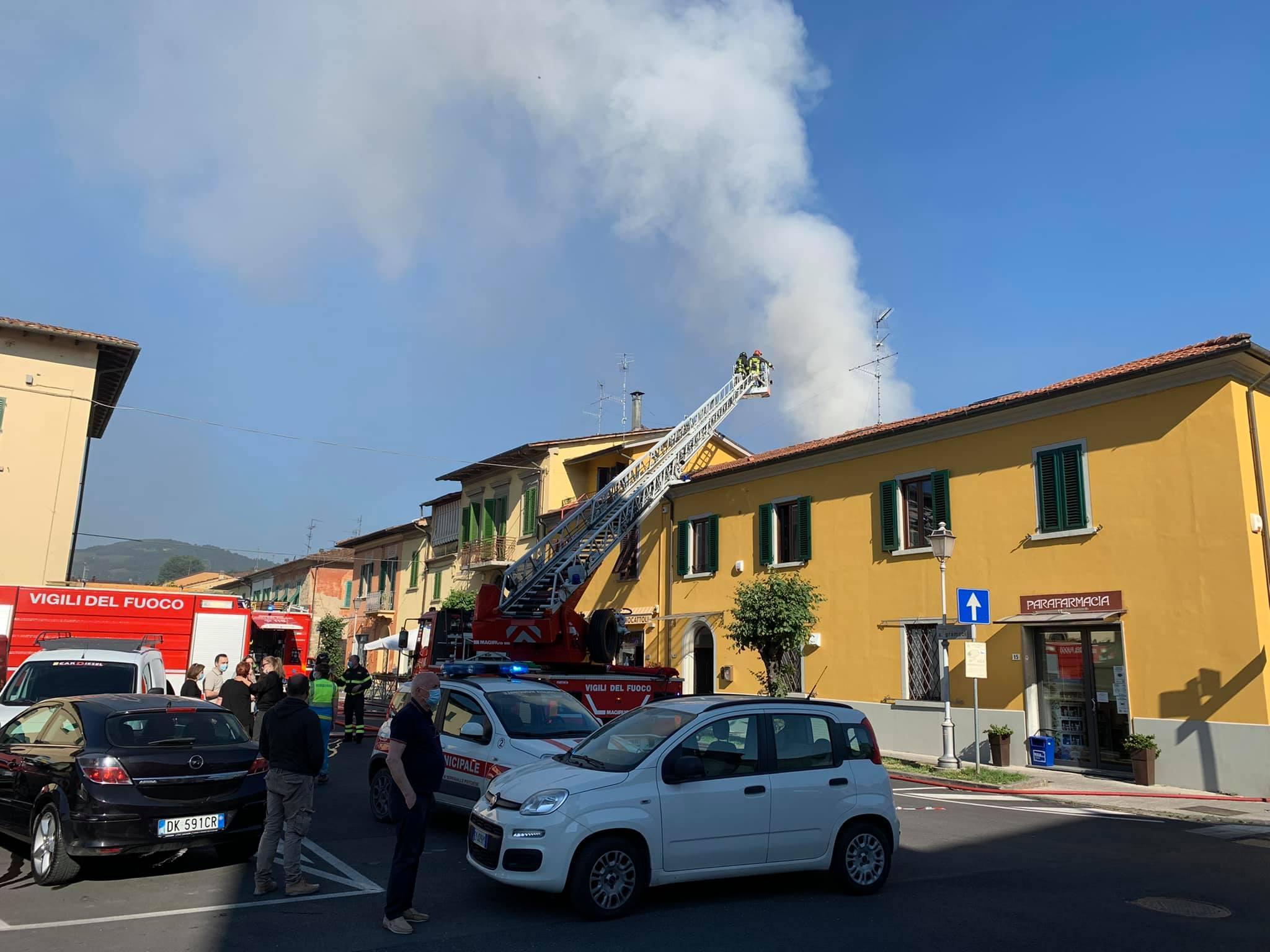 L'intervento dei vigili del fuoco a Casalguidi