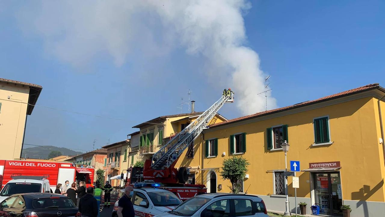 L'intervento dei vigili del fuoco a Casalguidi