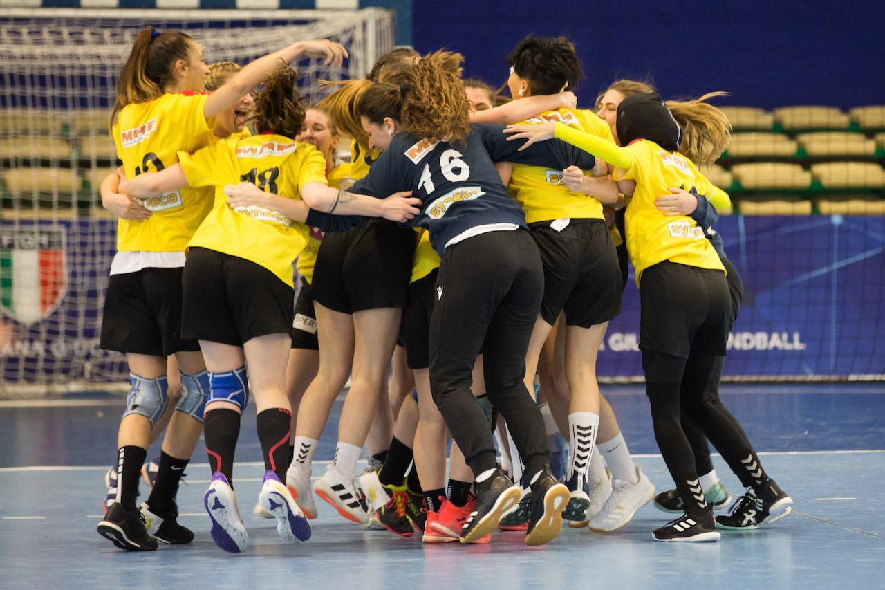 La Padana festeggia la serie A1 dopo il successo sulle Tushe Prato