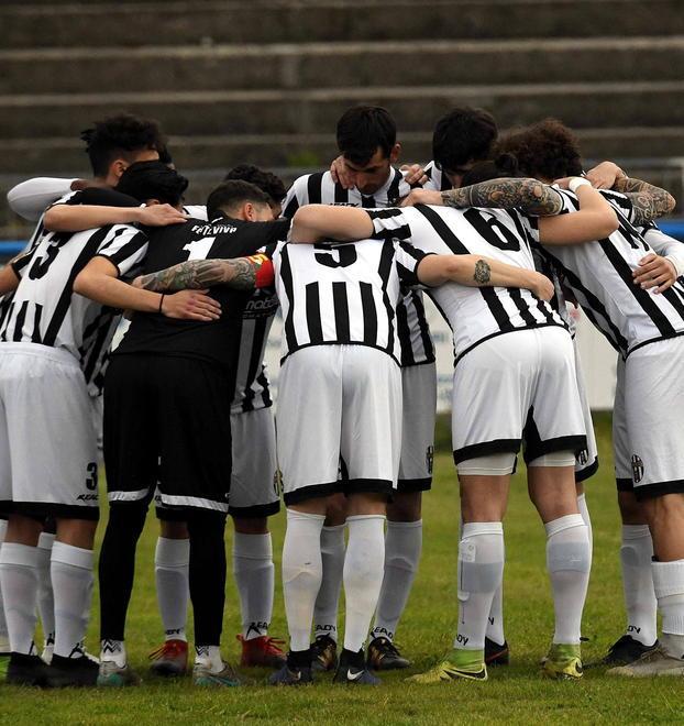 Domani agli Oliveti il primo spareggio con la Tau Calcio 