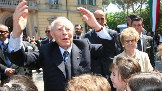 Raggi intitola una via a Ciampi A Livorno il M5s lo ostacolò