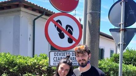 Il falso divieto di ciabattare tutti alla ricerca dell’autore
