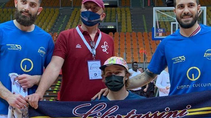 Gli amuleti della Libertas Christian e 500 tifosi