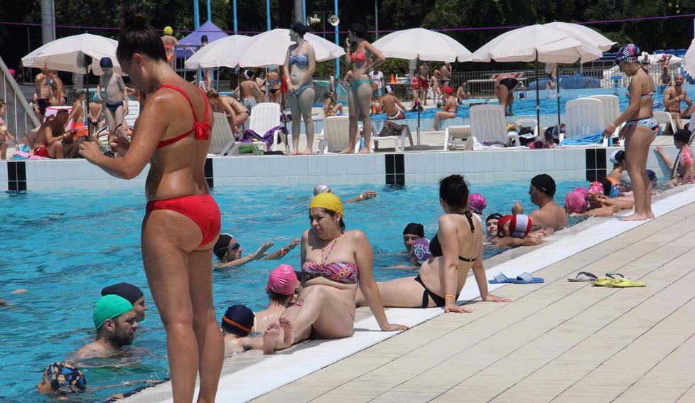 Domani un “assaggio” di piscina per tutti Riapre la comunale