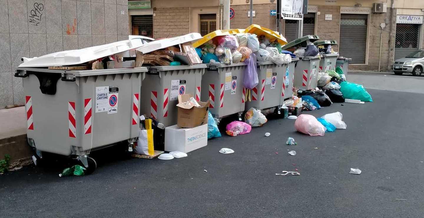 Raccolta dei rifiuti a Sassari, prove di ripartenza dopo sei mesi da incubo 