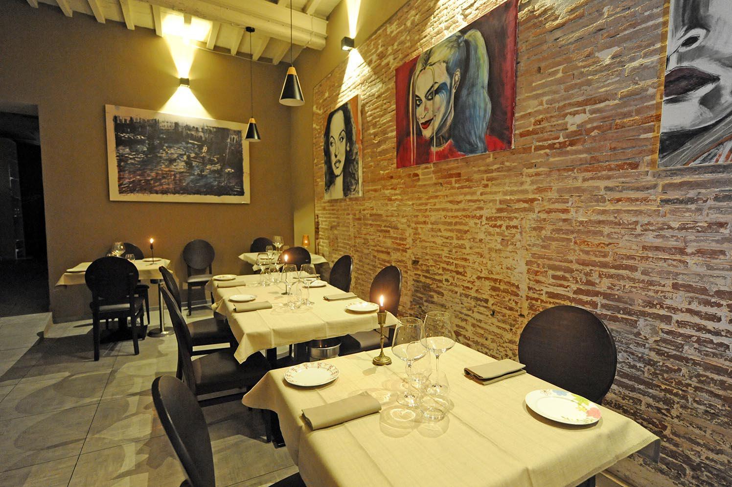Dietrofront sui ristoranti: a tavola massimo in quattro 