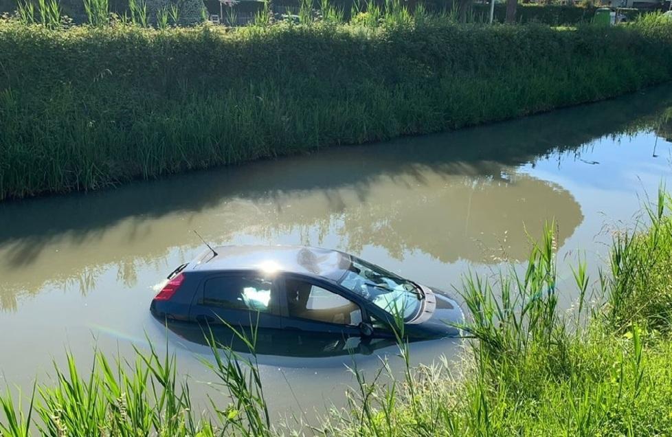 Codigoro, con l’auto nel canale: donna soccorsa da militare fuori servizio 