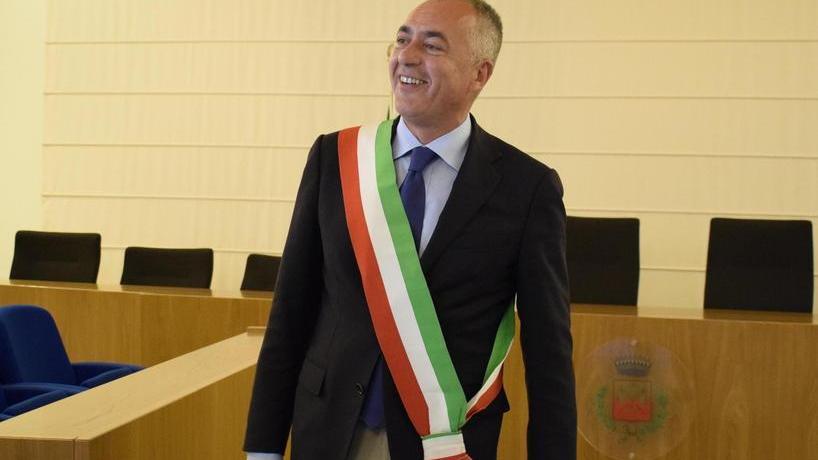 Massarosa, si dimettono nove consiglieri comunali. Al capolinea la giunta di Coluccini