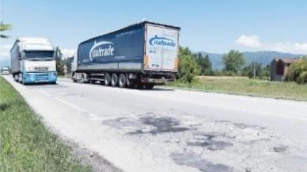 Strade gruviera, lavori rinviati