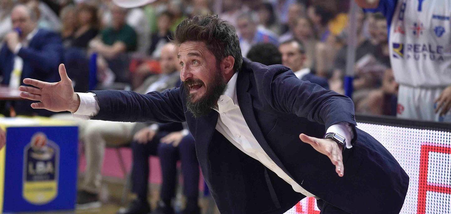 Si chiude l'era Pozzecco, la “lucida follia” di un trascinatore 