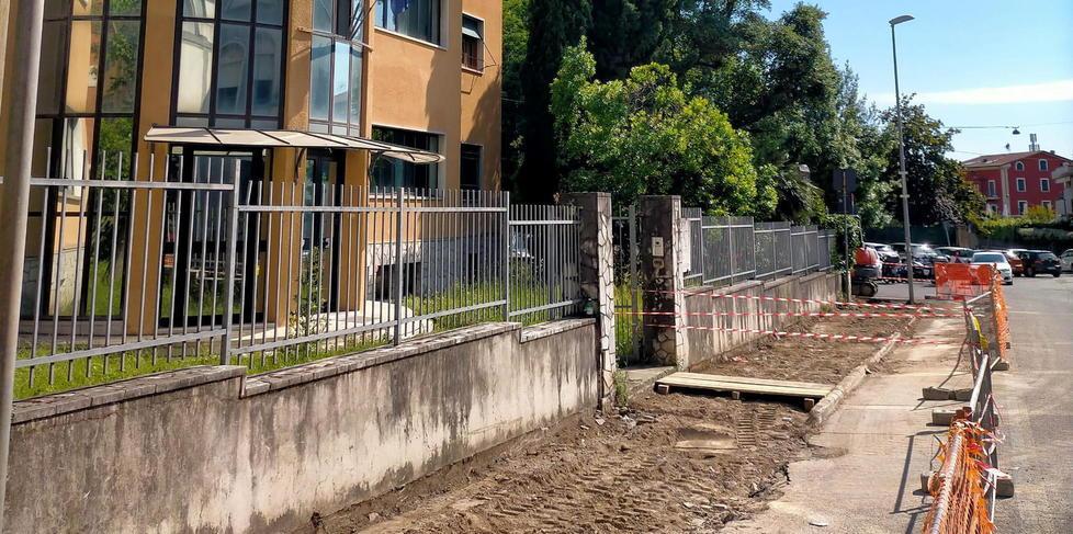 Via del Patriota, al via i lavori ai marciapiedi 