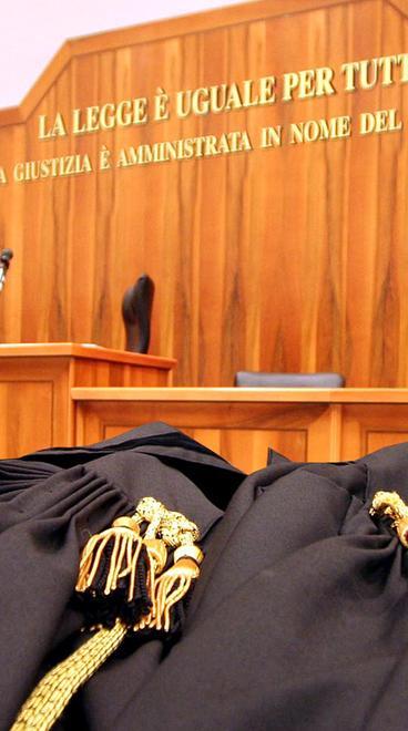 «Mi ha picchiato ma non c’è stata violenza» 