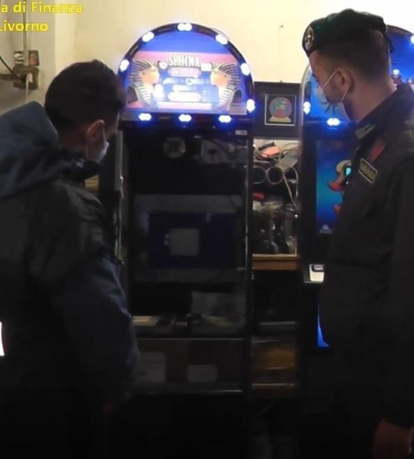 Il raggiro delle slot machine «Spariti 1,5 milioni di euro» 